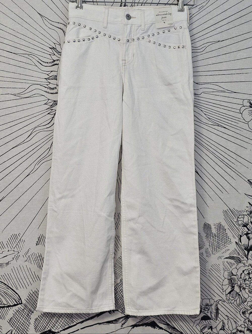 NWT Abercrombie Kids Ultra Wide Leg White Stud-Accent High Rise Jeans 11/12 - Picture 1 of 12